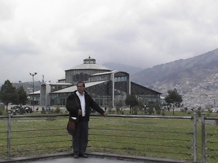al fondo el PALACIO DE CRISTAL ITCHIMBÍA